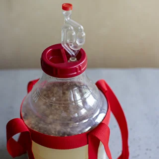 Kerge purunemiskindel veinidamidžaan kanderihmadega, 10 l – photo 19