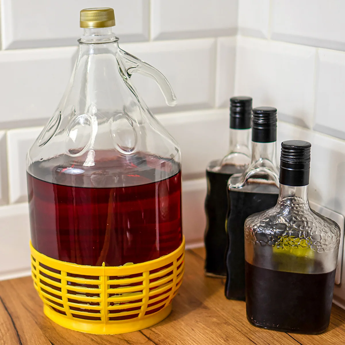 Damidžaan Dama.5 L keeratava korgiga