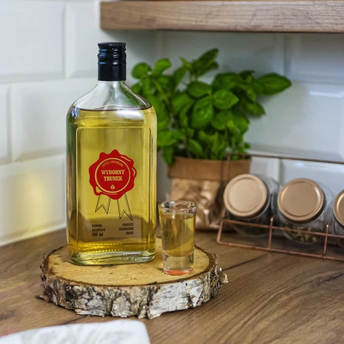 500 ml pudel keeratava korgiga, trükiga „Wyborny Trunek”, 1 tk - 7