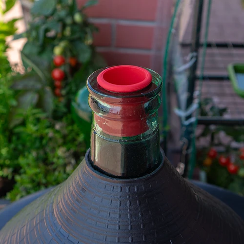 Kapuuts-kork veiniballoonidele ja damidžaanidele – ø 45 mm - 5