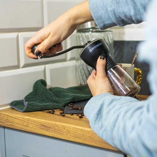 Käsikohviveski reguleeritava jahvatusastmega - 11