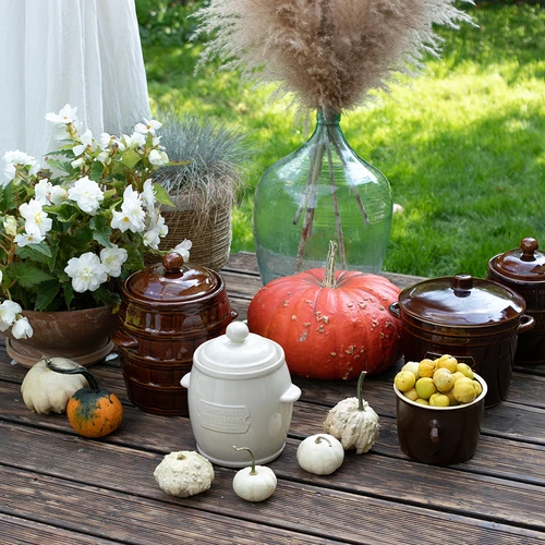 Kivikeraamika - 1,8 l sirge pott kaanega - 4