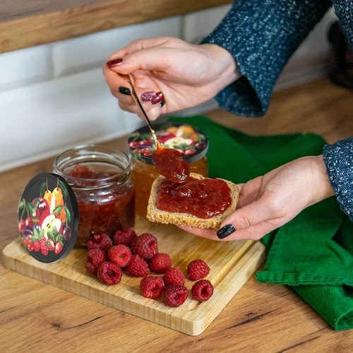 Kruvikaaned fi 82/6 puuviljad mustal taustal - 10 tk - 5