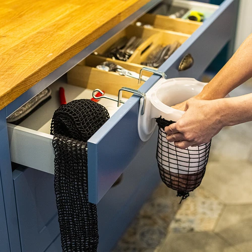 Must vorstivõrk mõõtmetega 18 cm x 5 m, kuumakindlus kuni 220°C - 3