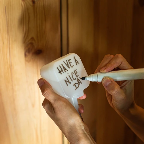 Taimede isekastja - valge sildikujuline keraamilise otsikuga, 200 ml - 10