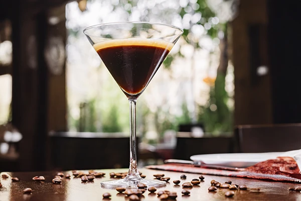 Espresso Martini - elegantne kohviaroomiga kokteil