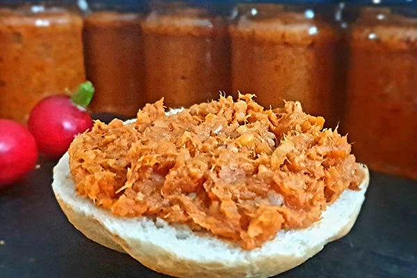 Makrelli paprikapasteet