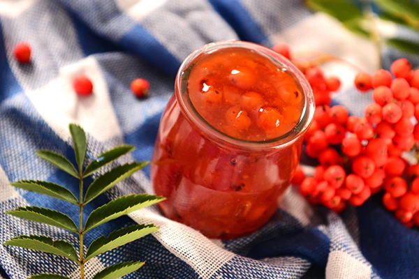 Pihlakakonfitüür - ideaalne liha kõrvale