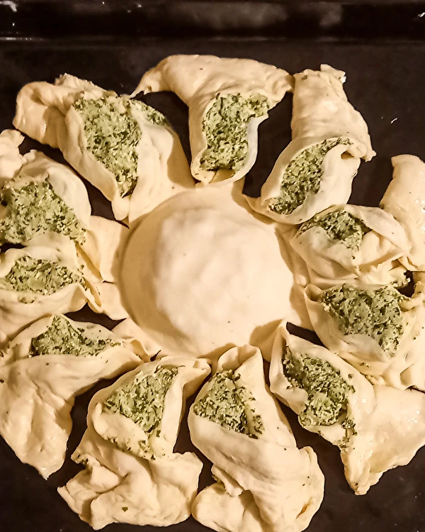 Spinatiga pärmitaignatäht