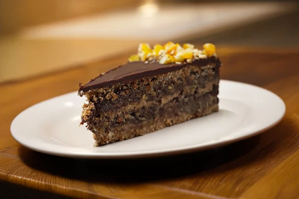 Ülema puistatud moonikook