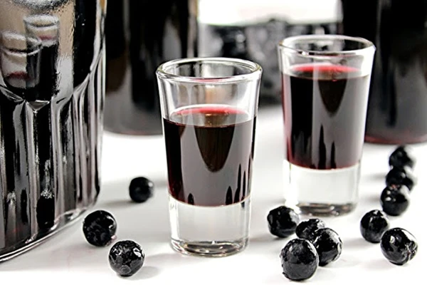 Vanavanaisa Pędzimira puuviljaliköör