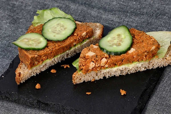 Vegan "mortadella" sinkikeetjast