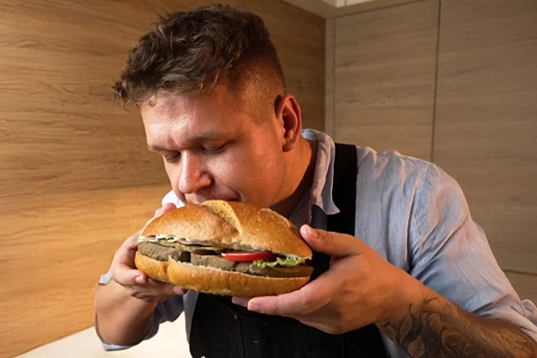 Vegan-pasteet kikerhernestest ja kuivatatud seentest - lihtne retsept sinkikeetjas