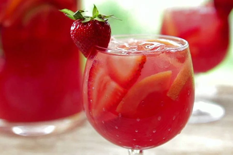 Browin Przepiśnik - Maasikavein musta leedri õienoodiga