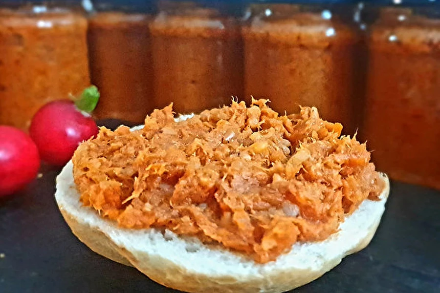 Makrelli paprikapasteet